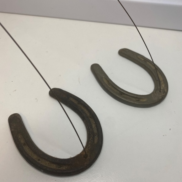 Set Of 2 Vintage Bird on Wire Sculpture Horseshoe Art - Picture 2 of 12